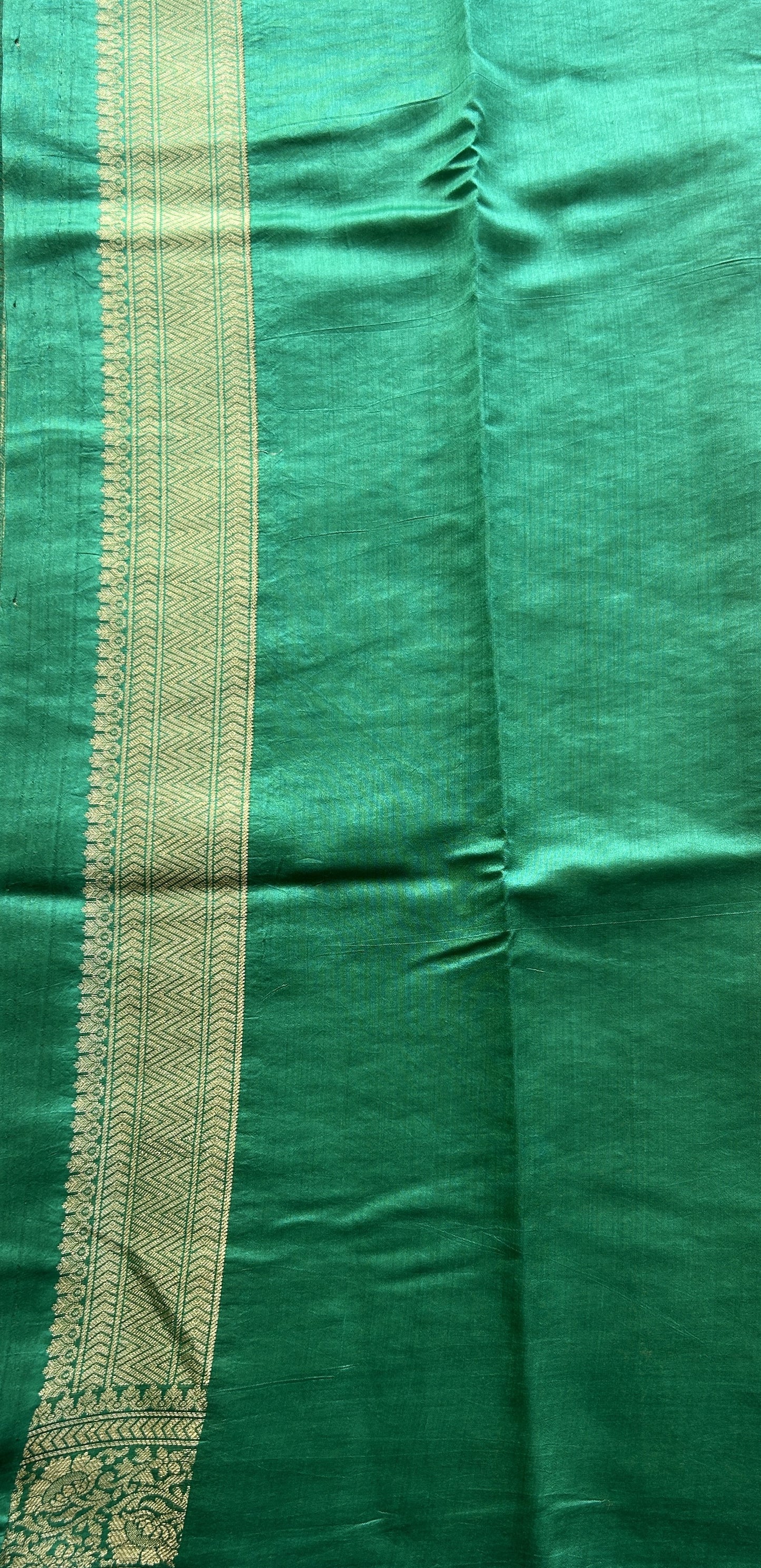 Chiniya Silk Saree Peach Colored Elegantly Paired with a Rama Green Color Zari Border. - Sampradaya Designer Studio