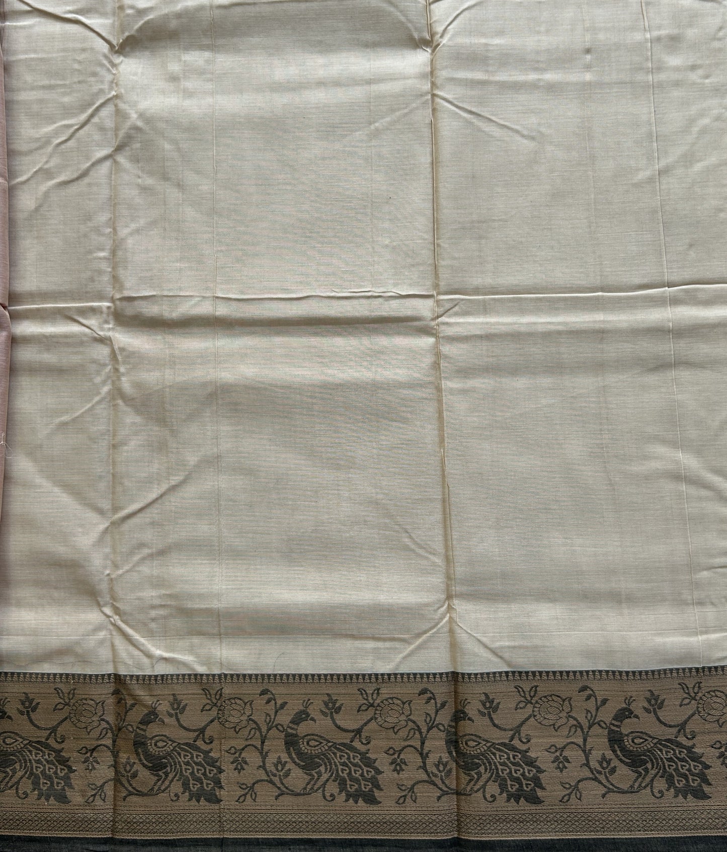 Narayanpet Cotton Saree Light Cream Colored Complemented with a Thread Border. - Sampradaya Designer Studio