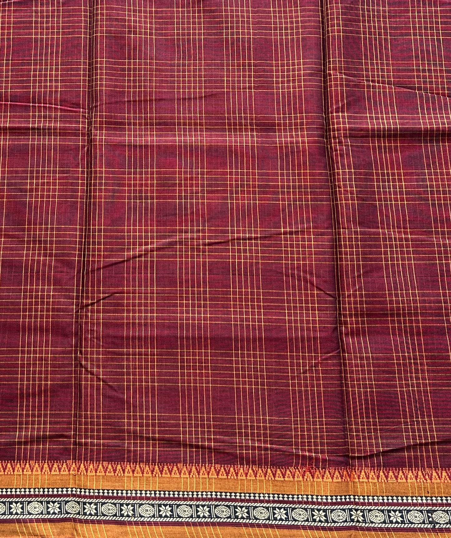 Narayanpet Cotton Checks Saree Maroon Colored Complemented with a Thread Border. - Sampradaya Designer Studio