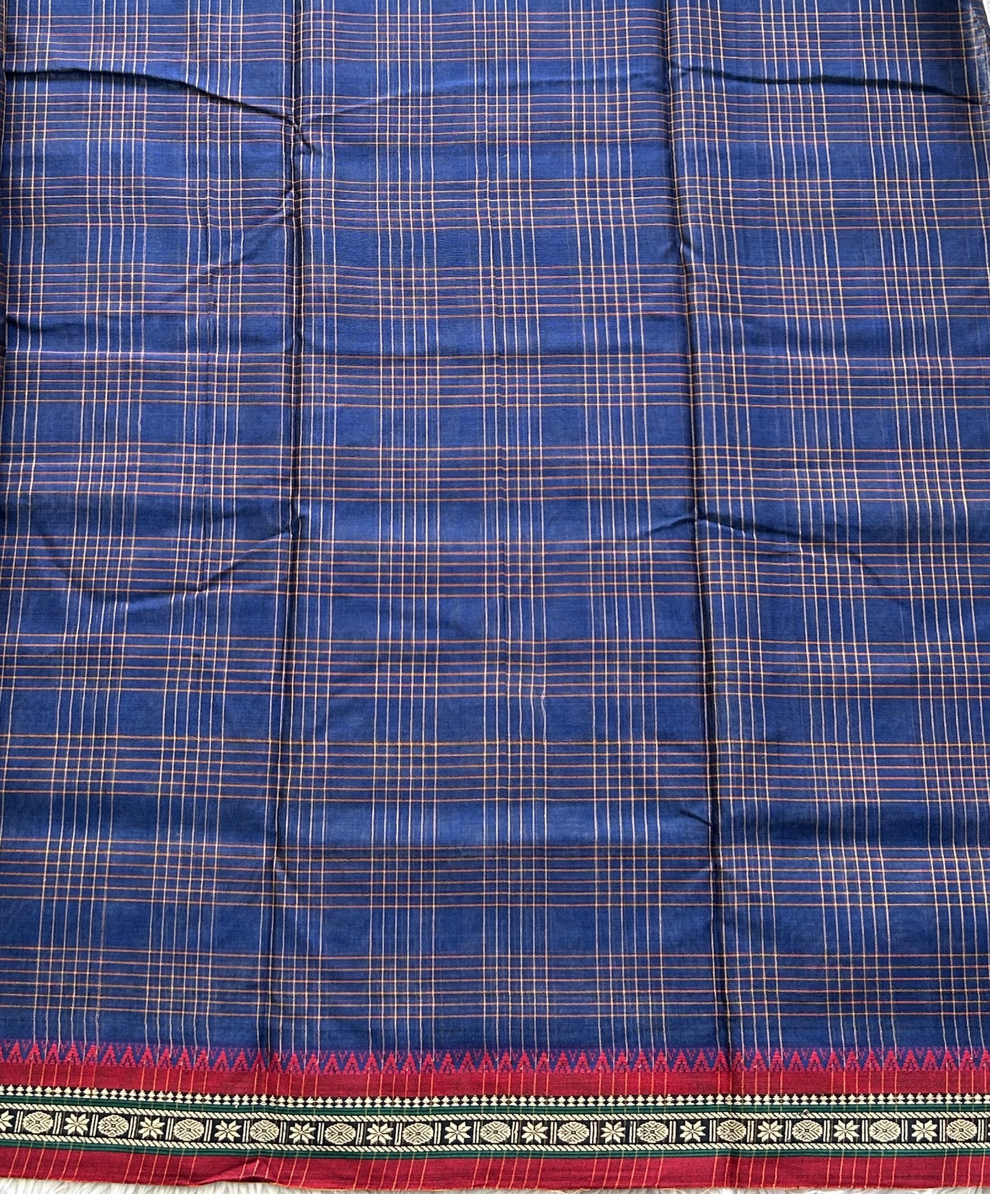 Narayanpet Cotton Checks Saree Light Navy Blue Colored Complemented with a Thread Border.