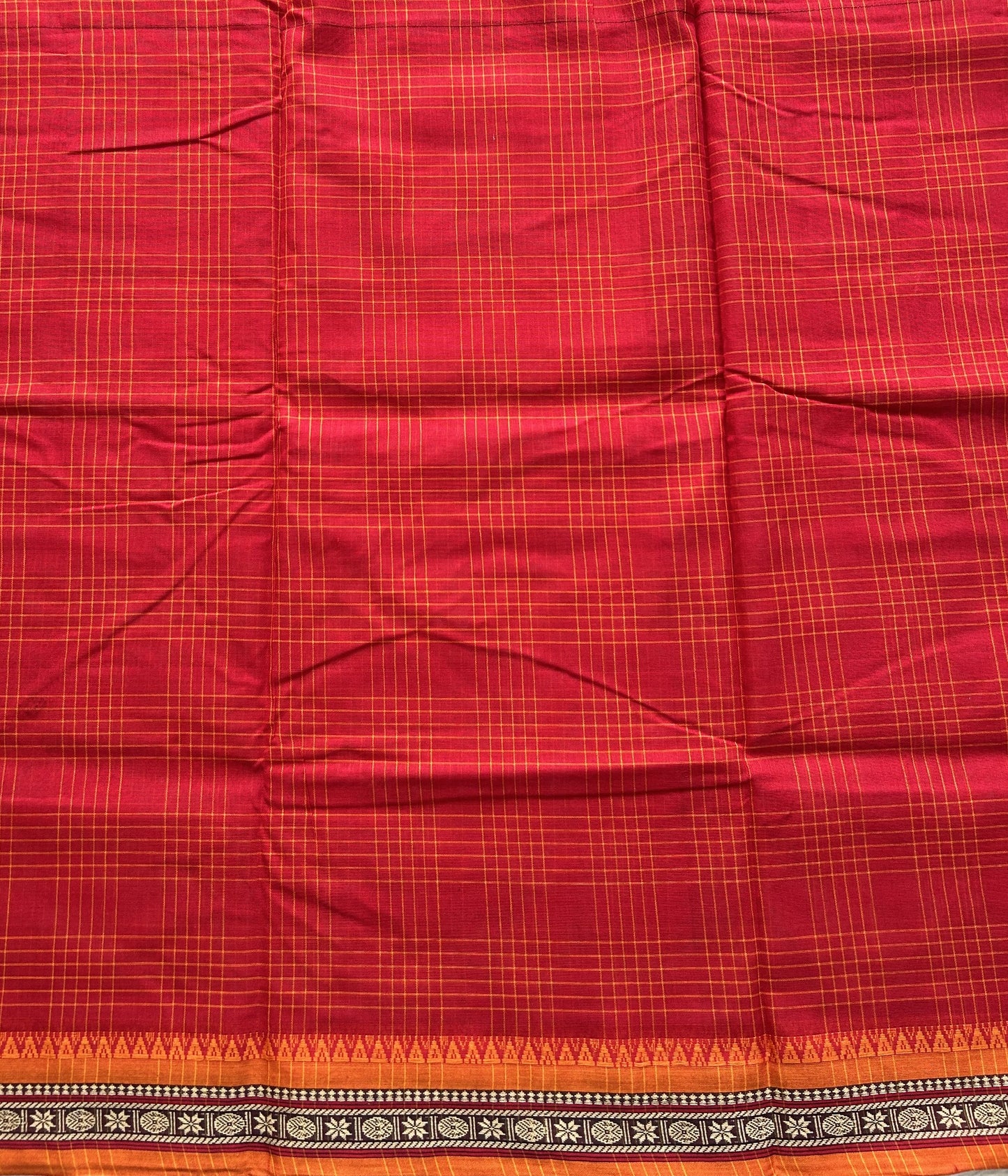Narayanpet Cotton Checks Saree Imperial Red Colored Complemented with a Thread Border. - Sampradaya Designer Studio