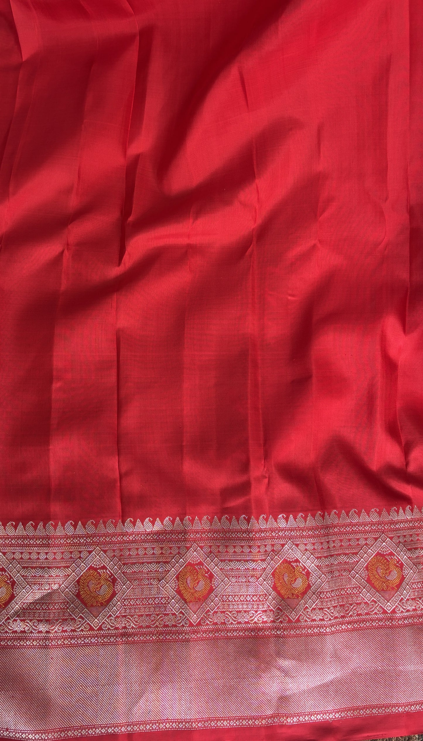 Gadwal Silk Saree Red Colored Complemented With a Kanchi Border - Sampradaya Designer Studio