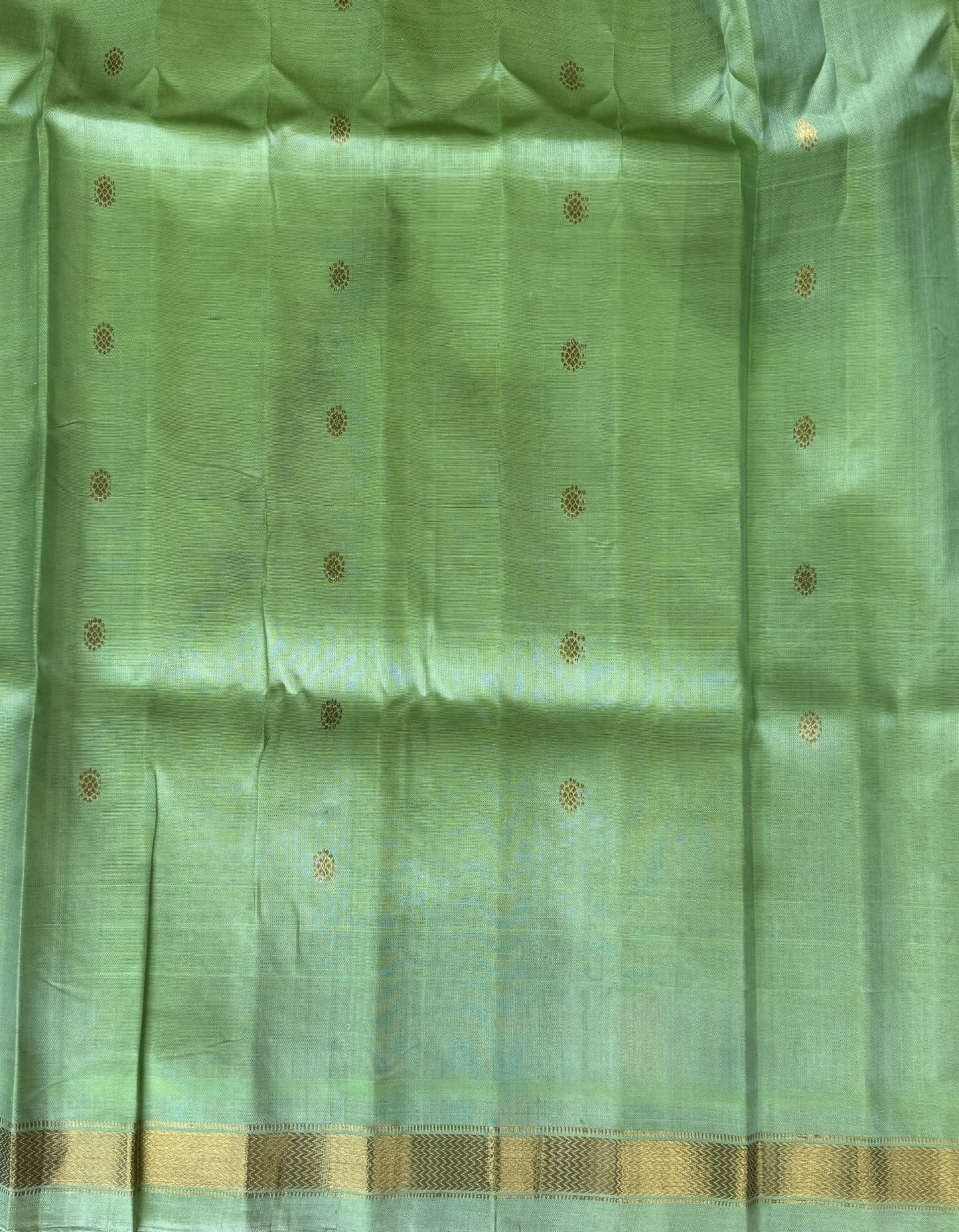 Gadwal Silk Saree Pink Colored Complemented With a Sea Green Crown Border - Sampradaya Designer Studio