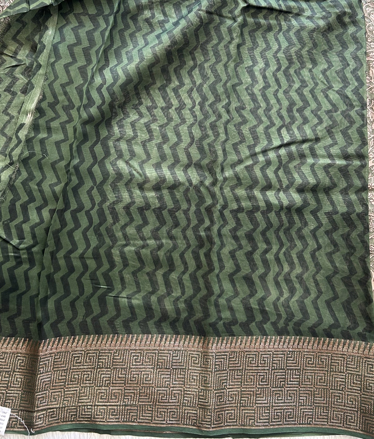Green Maheshwari Cotton Saree For Women - Elegant Office & Daily Wear.