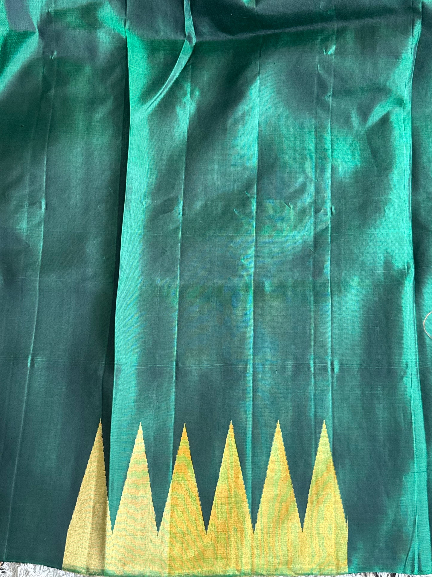 Green Gadwal Silk Saree with Gold Zari Border — Pure Handloom | Silk Mark Certified