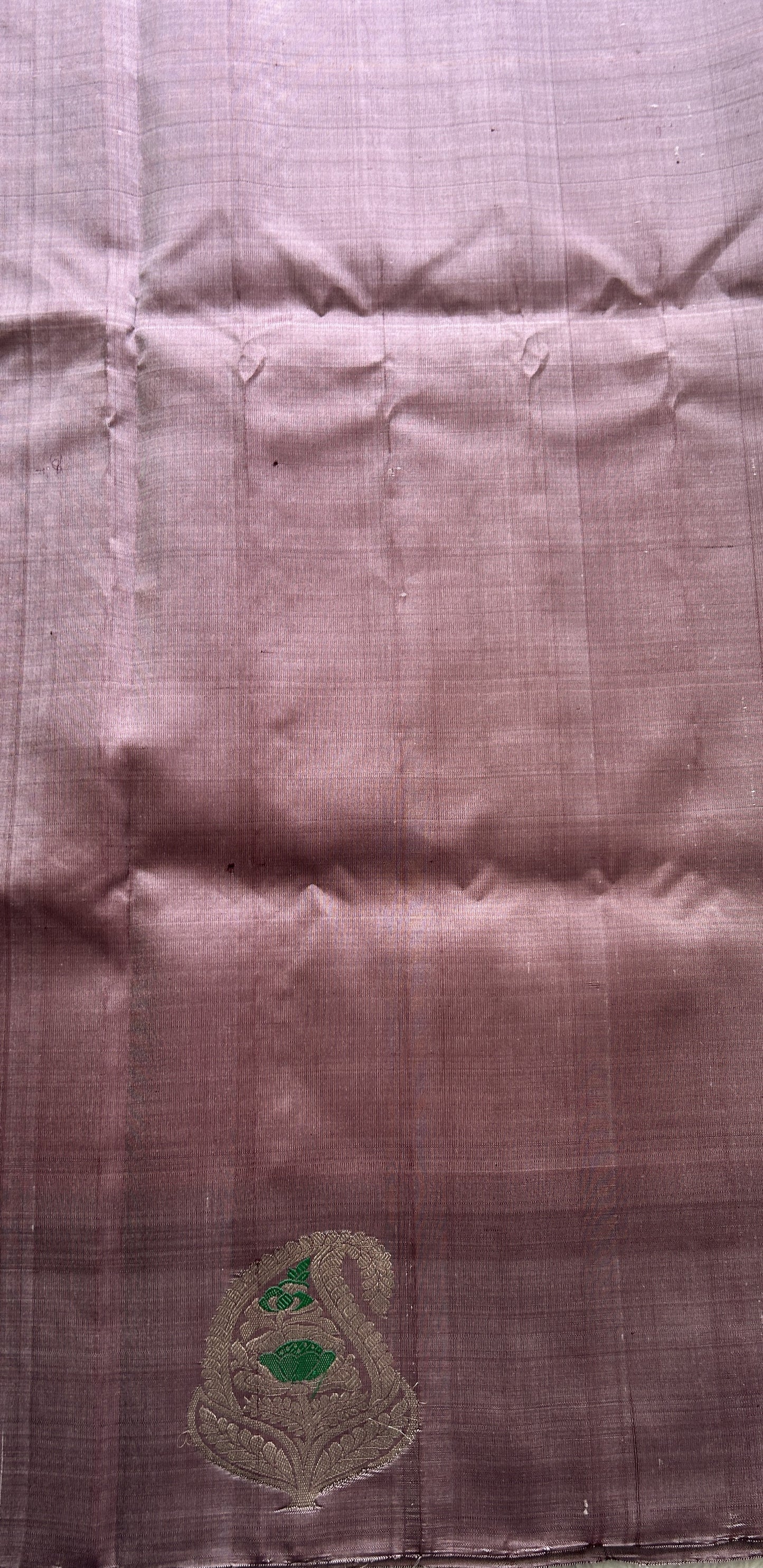 Gadwal Silk Saree Peach Colored Complemented With a Mauve Color Buti Border - Sampradaya Designer Studio