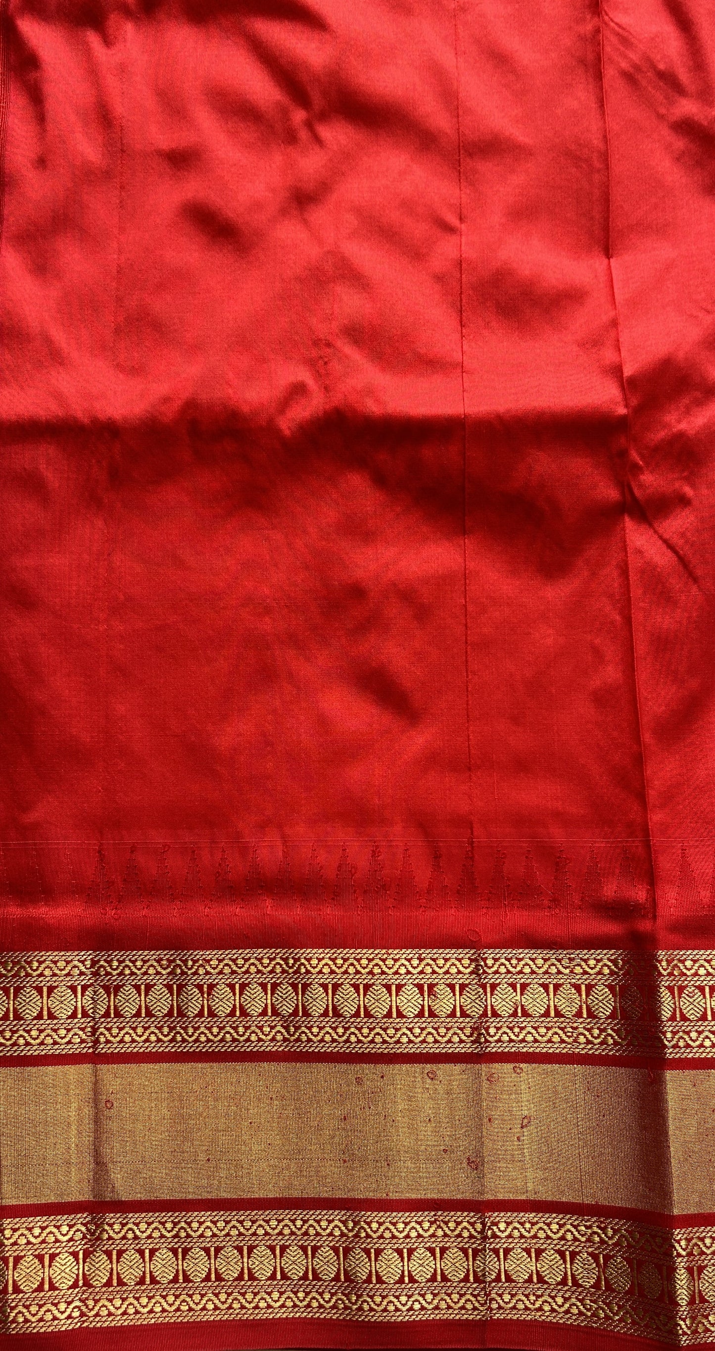Narayanpet Silk Saree Gray Colored Complemented with a Red Zari Border. - Sampradaya Designer Studio