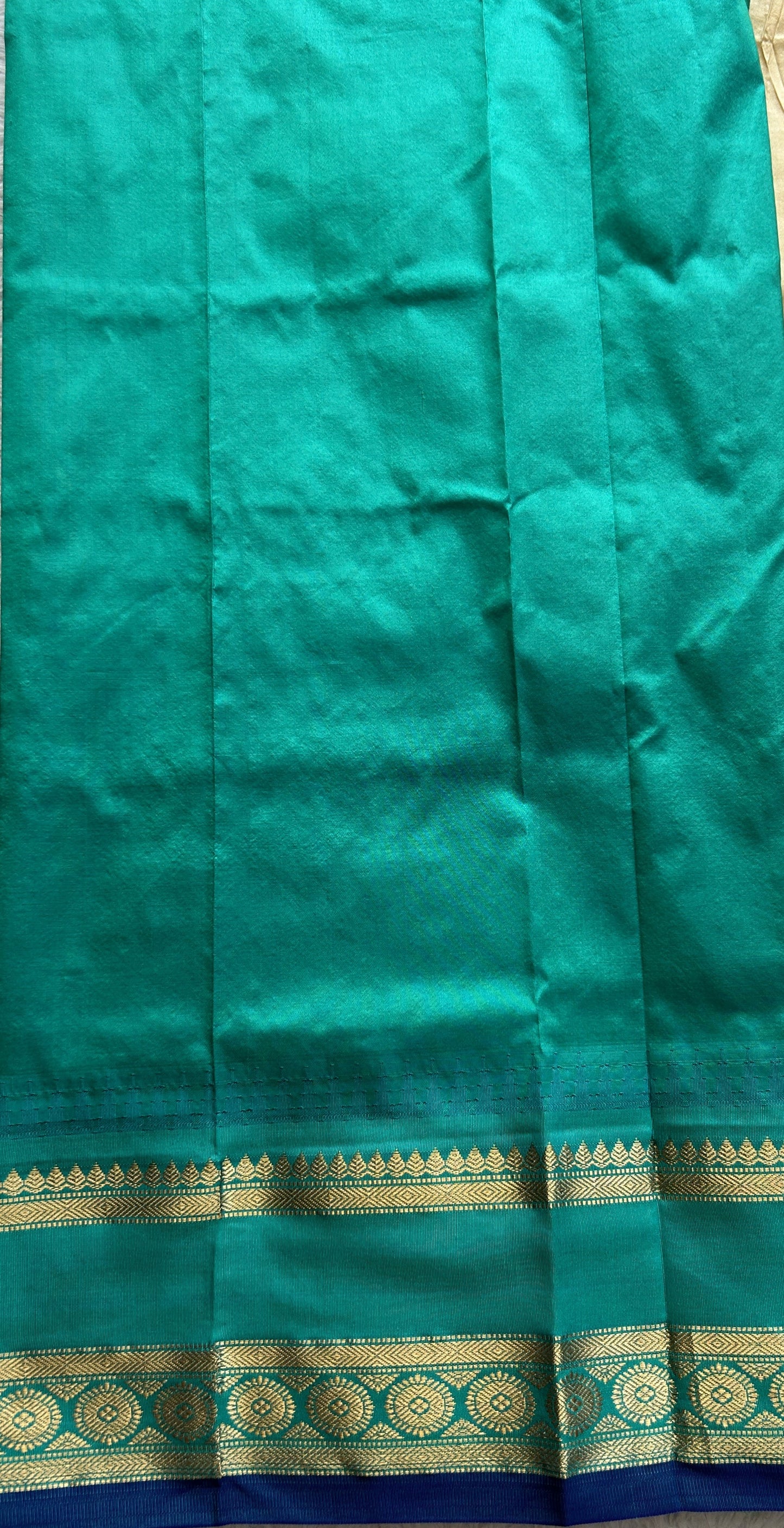 Narayanpet Silk Saree Cream Colored Complemented with a Rama Green Zari Border. - Sampradaya Designer Studio