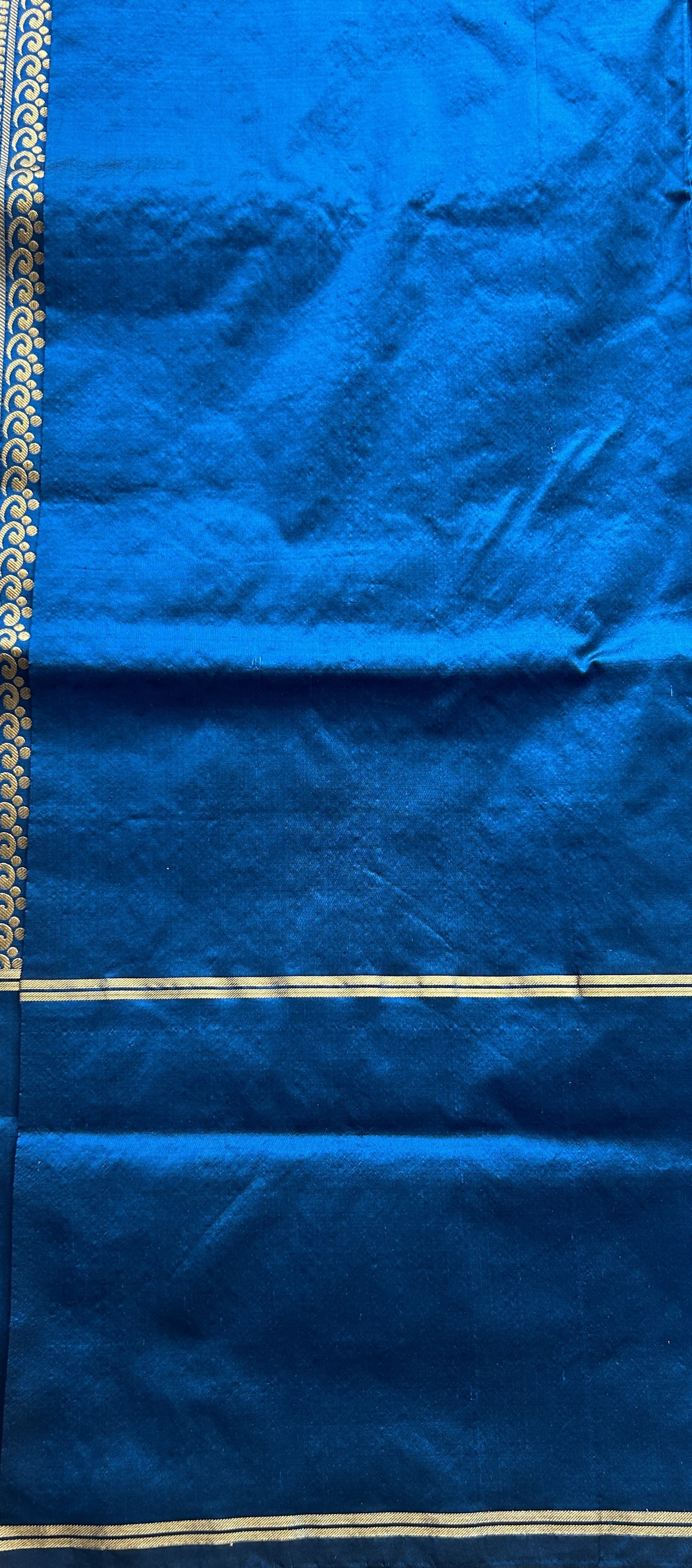 Narayanpet Silk Saree Peacock Blue Colored Complemented with a Buti Border. - Sampradaya Designer Studio