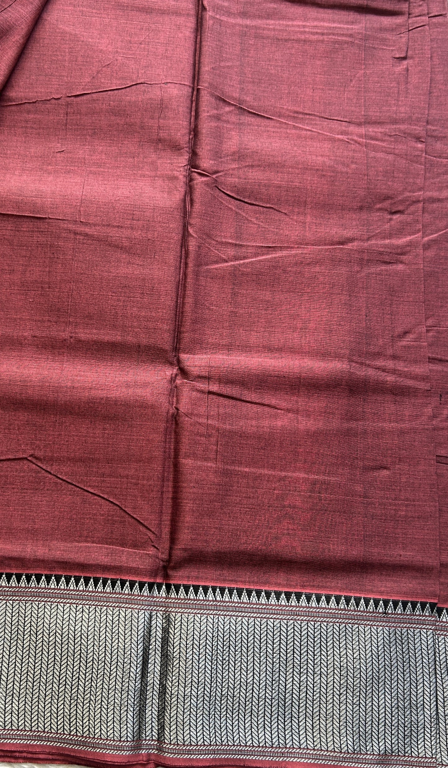 Narayanpet Cotton Saree Dark Onion Pink Colored Complemented with a Thread Border. - Sampradaya Designer Studio