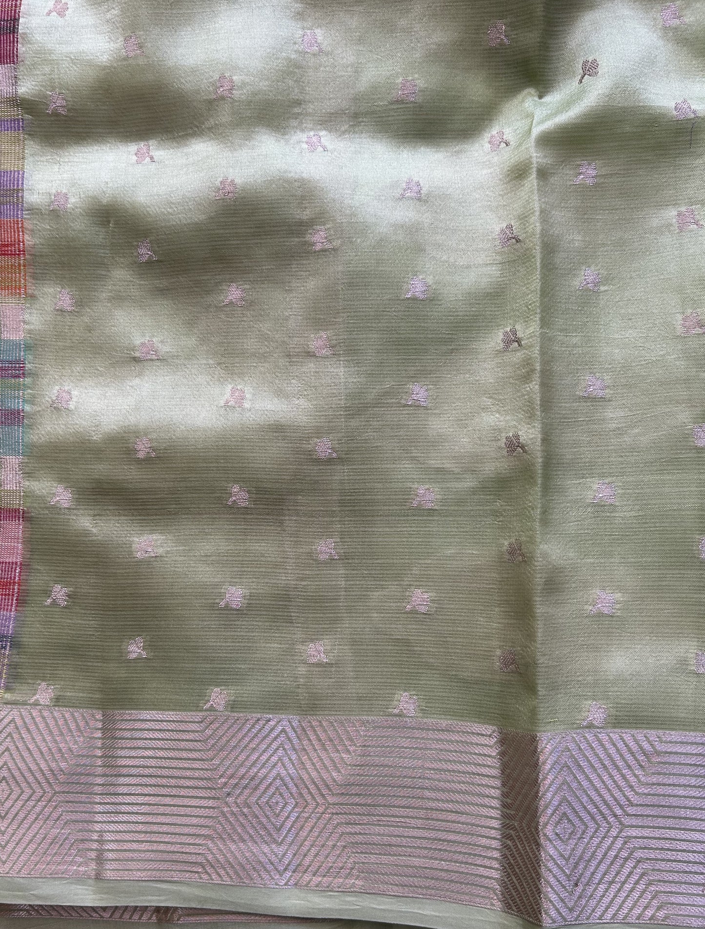 Pure Handloom Silk Kota Saree | Peach | Gold Zari With Temple Border | Silk Mark Certified