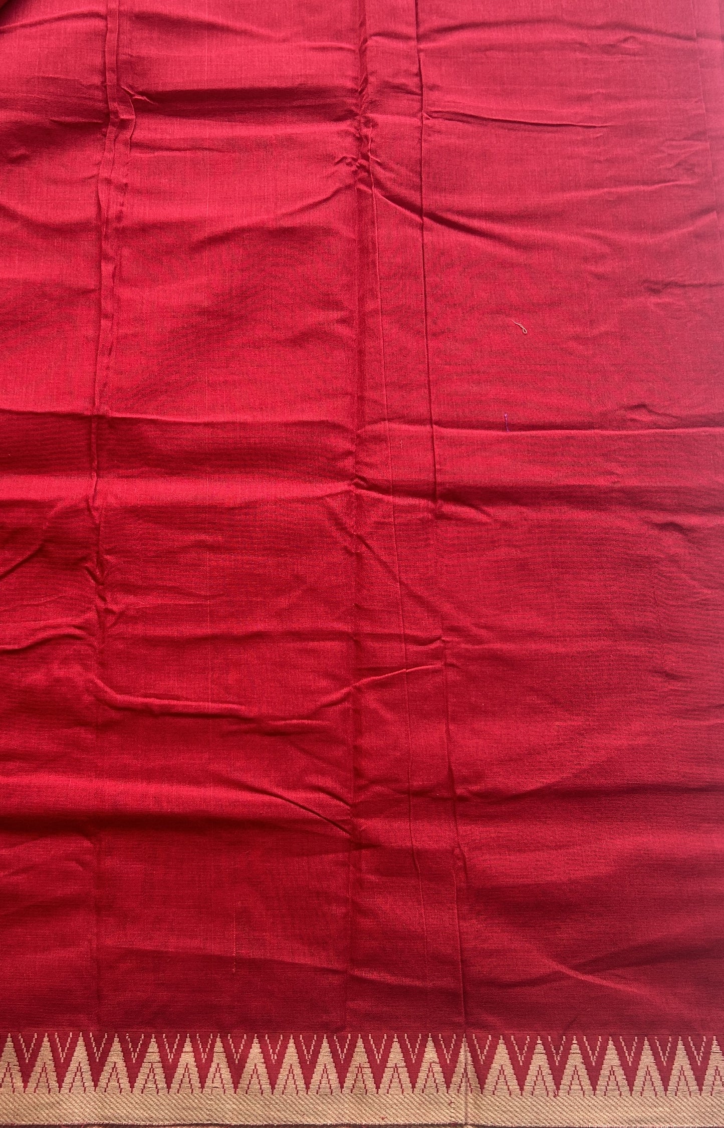 Narayanpet Cotton Saree Red Colored Complemented with a Cream Thread Border. - Sampradaya Designer Studio