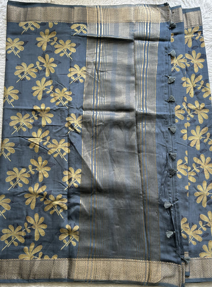Dola Crepe Saree Gray Colored Complemented with a Zari Border. - Sampradaya Designer Studio