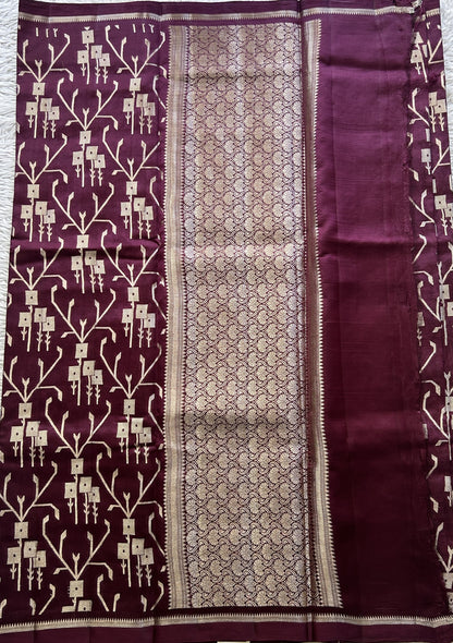 Chiniya Silk Saree Purple Colored Elegantly Paired with a Zari Border. - Sampradaya Designer Studio