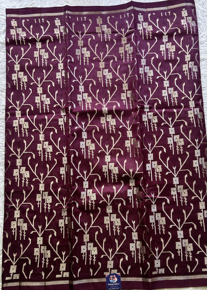 Chiniya Silk Saree Purple Colored Elegantly Paired with a Zari Border. - Sampradaya Designer Studio