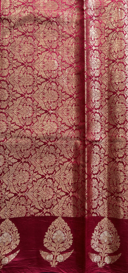 Dupion Silk Saree Purple Colored Complemented with a Buti Border. - Sampradaya Designer Studio