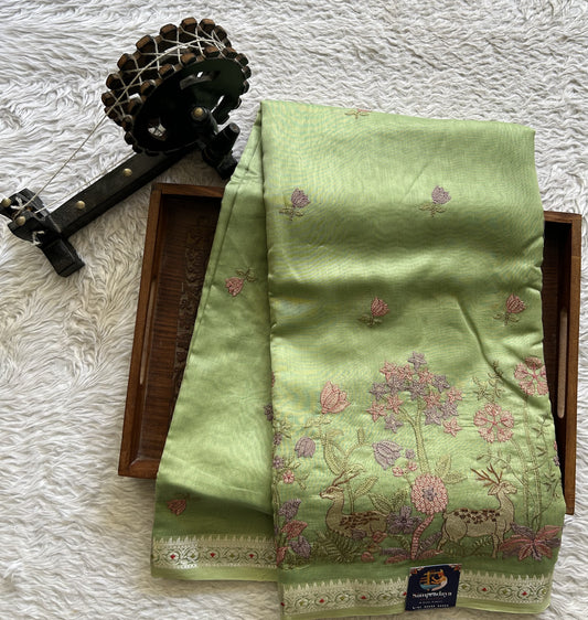 Maheshwari Chanderi Cotton Saree Porret Green Colored Complemented with a Machine Embroidered And Silver Zari Border. - Sampradaya Designer Studio