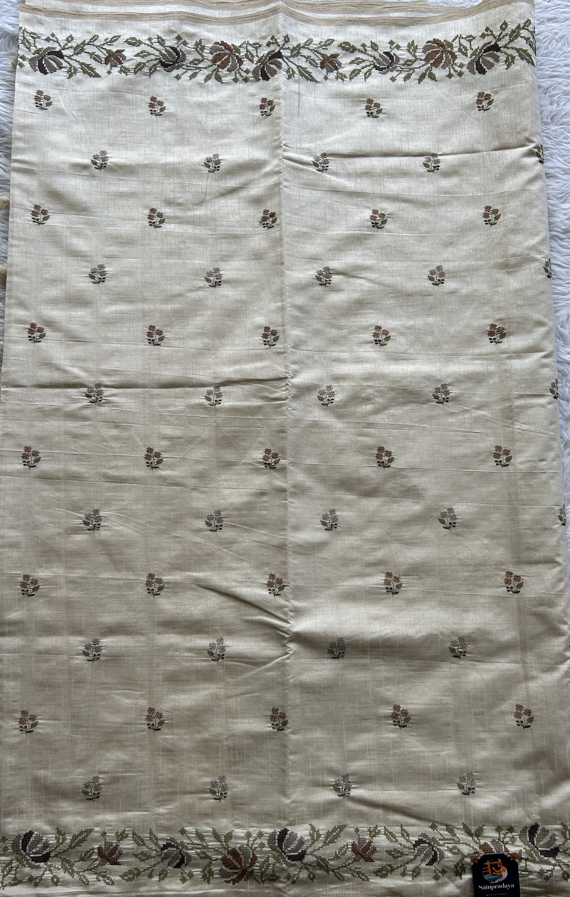 Semi Tussar Saree Off White Colored complemented with a Thread Embroidery Border. - Sampradaya Designer Studio