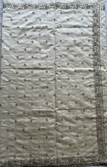 Semi Tussar Saree Off White Colored complemented with a Thread Embroidery Scallop Border. - Sampradaya Designer Studio