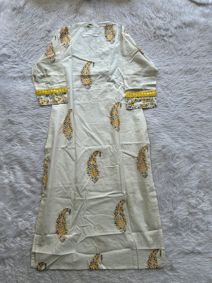 Jaipur Cotton White Colored With a Printed Kurti. - Sampradaya Designer Studio