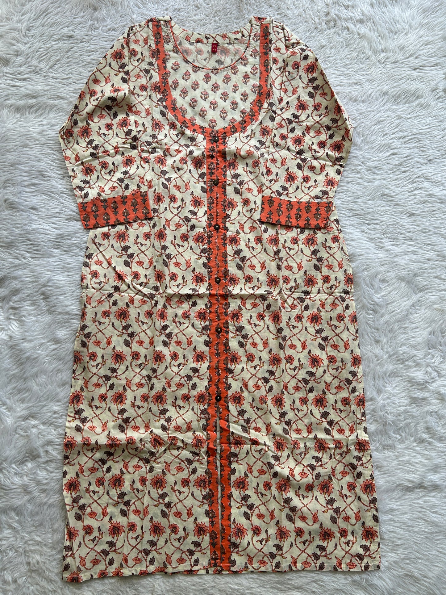 Jaipur Cotton Kurti Cream Colored With a Floral Print. - Sampradaya Designer Studio