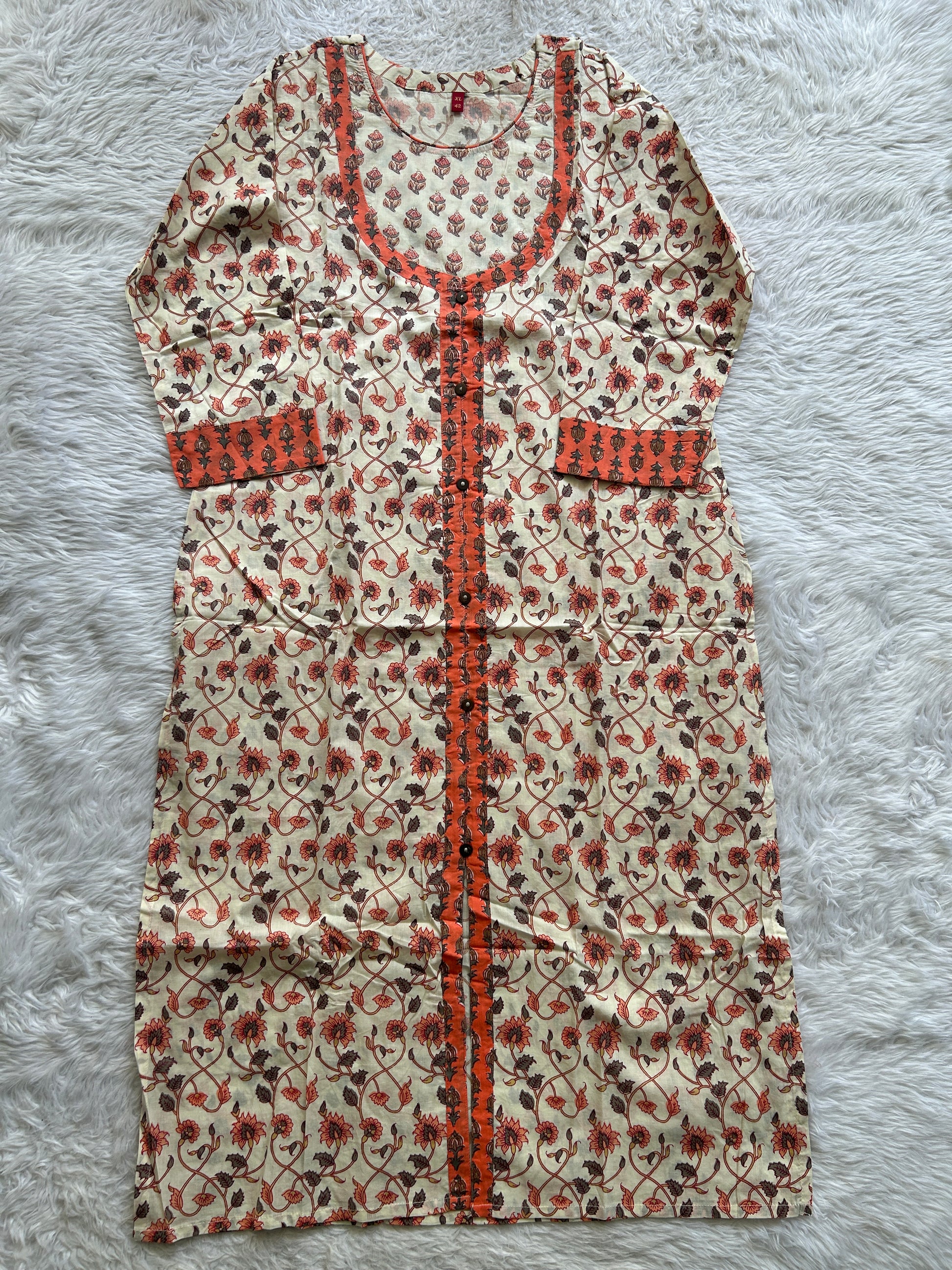 Jaipur Cotton Kurti Cream Colored With a Floral Print. - Sampradaya Designer Studio