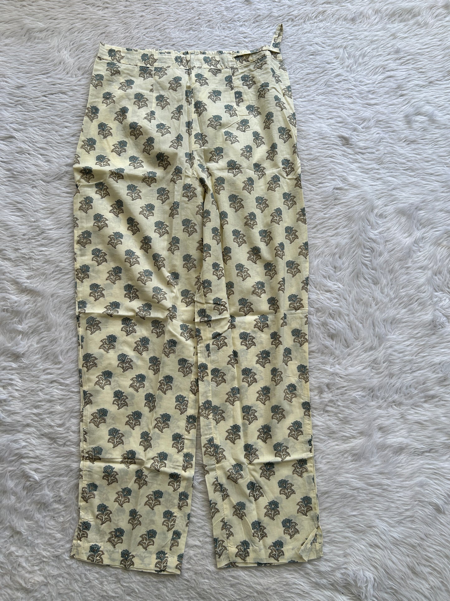 Jaipur Cotton Off White Colored With a Floral Print Kurti Set. - Sampradaya Designer Studio