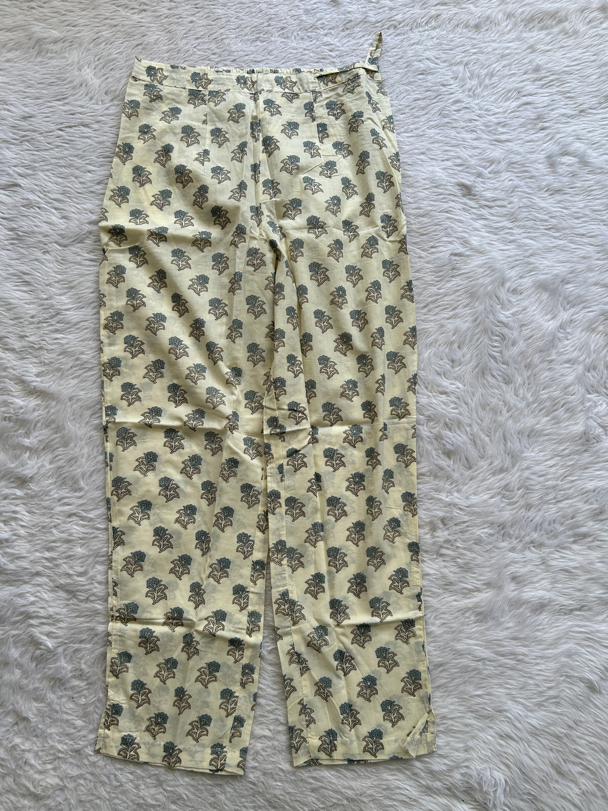 Jaipur Cotton Off White Colored With a Floral Print Kurti Set. - Sampradaya Designer Studio