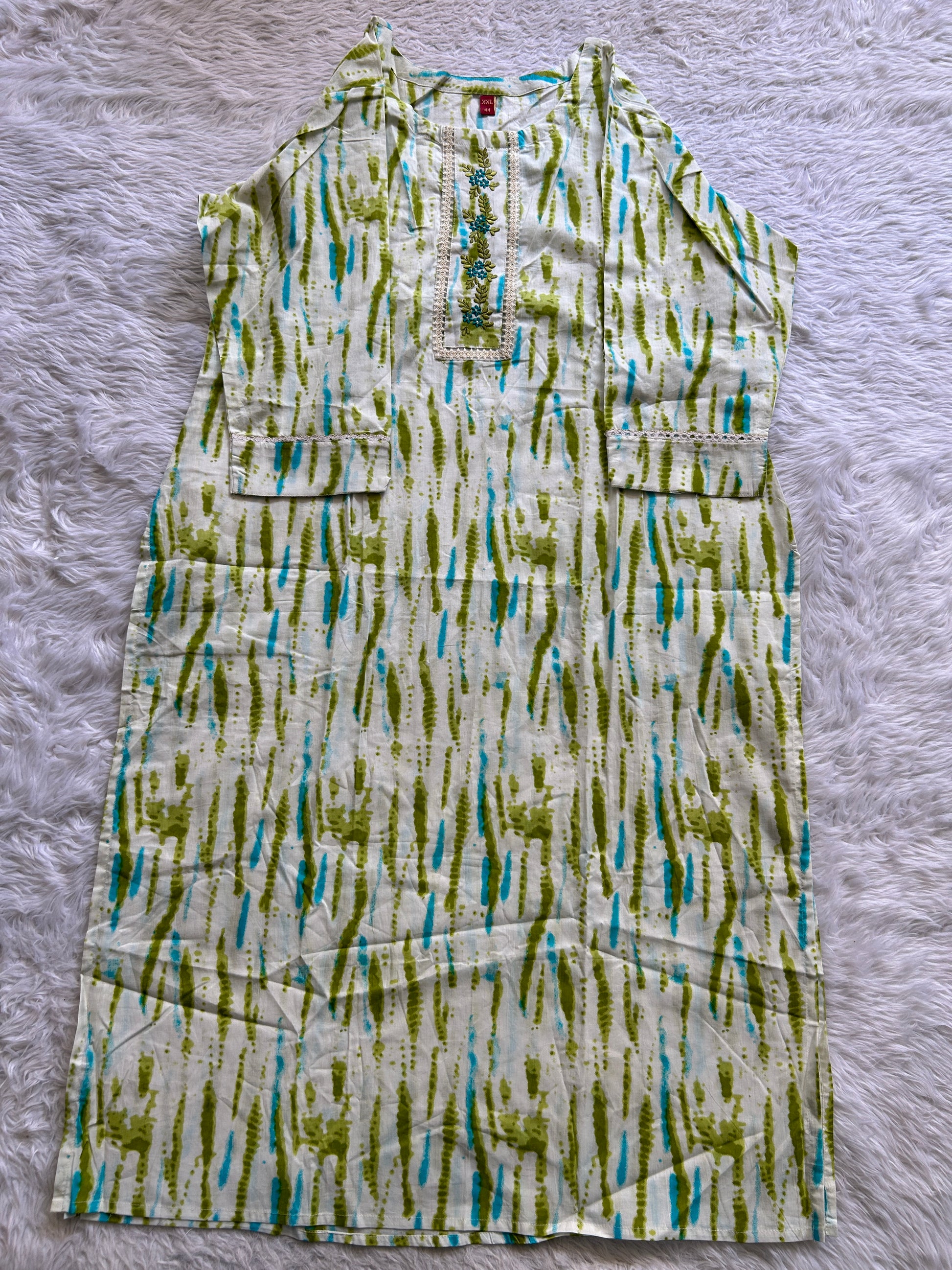 Jaipur Cotton White Colored With a Dye Kurti. - Sampradaya Designer Studio