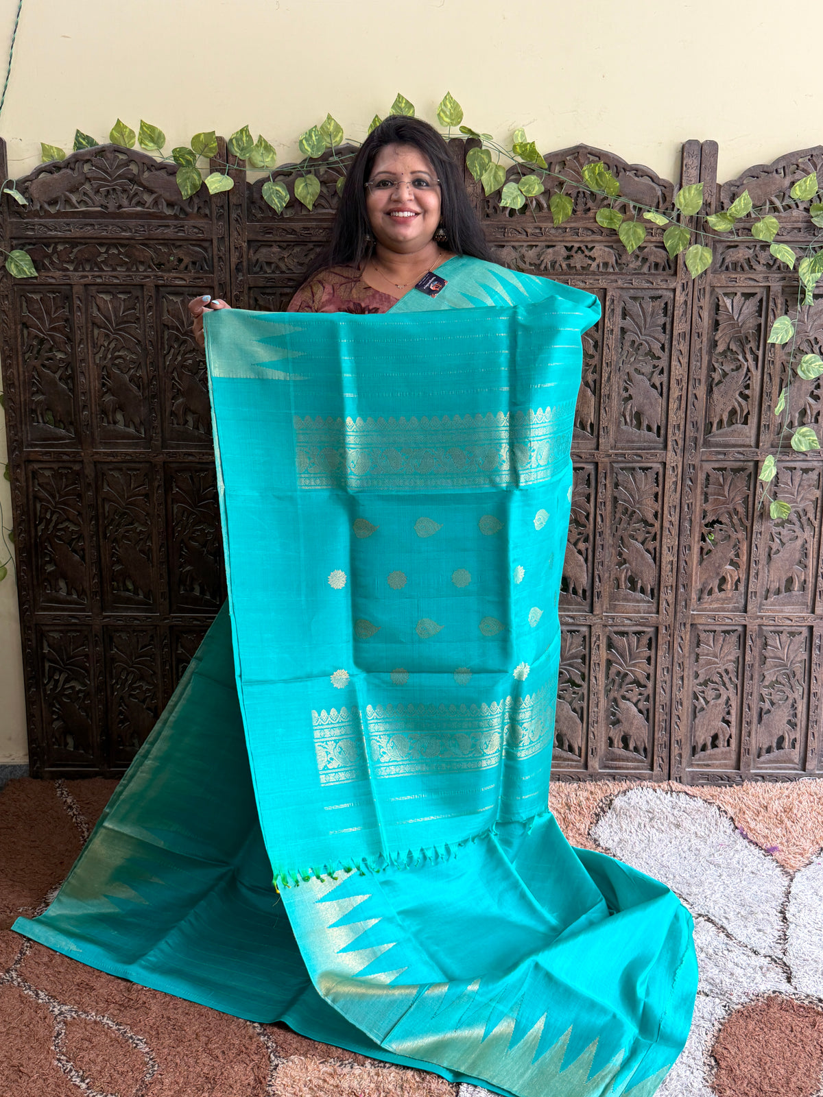 Sea Green Gadwal Silk Saree with Gold Zari Border — Pure Handloom | Silk Mark Certified