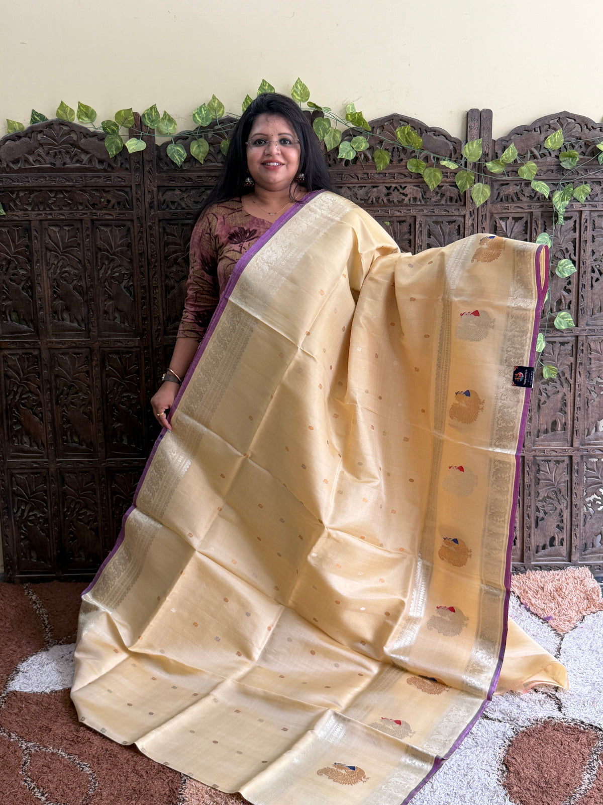 Off White Gadwal Silk Saree with Gold Zari Border — Pure Handloom | Silk Mark Certified