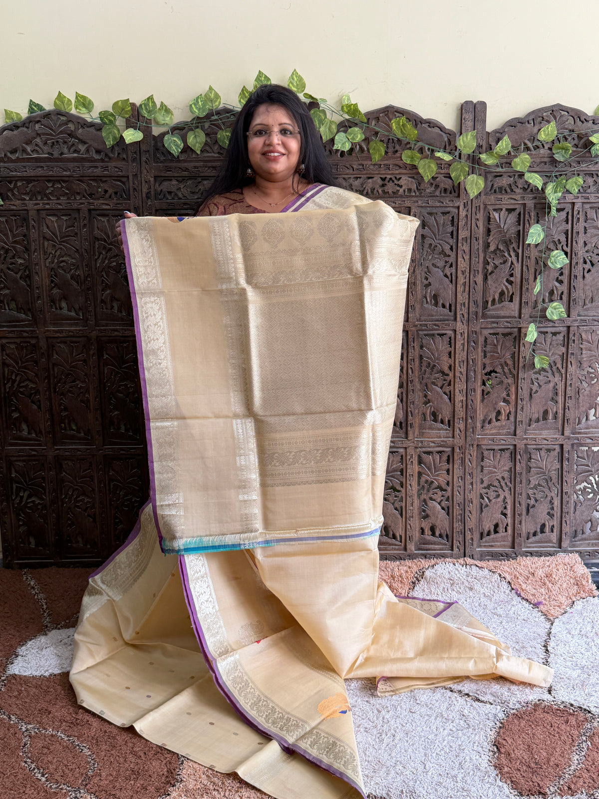 Off White Gadwal Silk Saree with Gold Zari Border — Pure Handloom | Silk Mark Certified