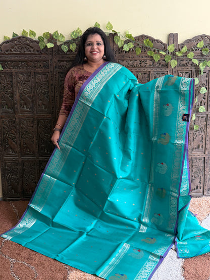 Sea Green Gadwal Silk Saree with Gold Zari Border — Pure Handloom | Silk Mark Certified