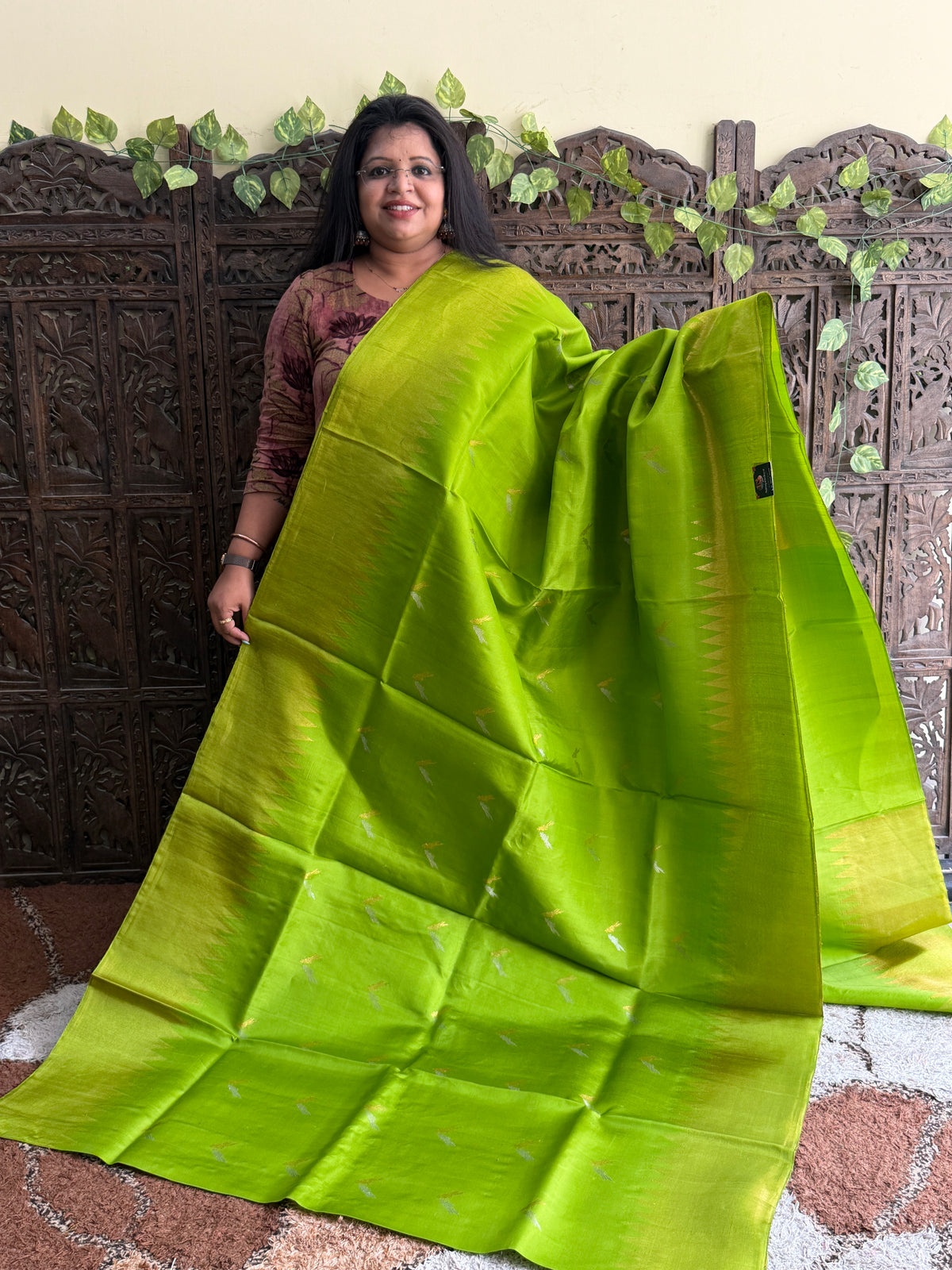 Green Gadwal Silk Saree with Gold Zari Border — Pure Handloom | Silk Mark Certified