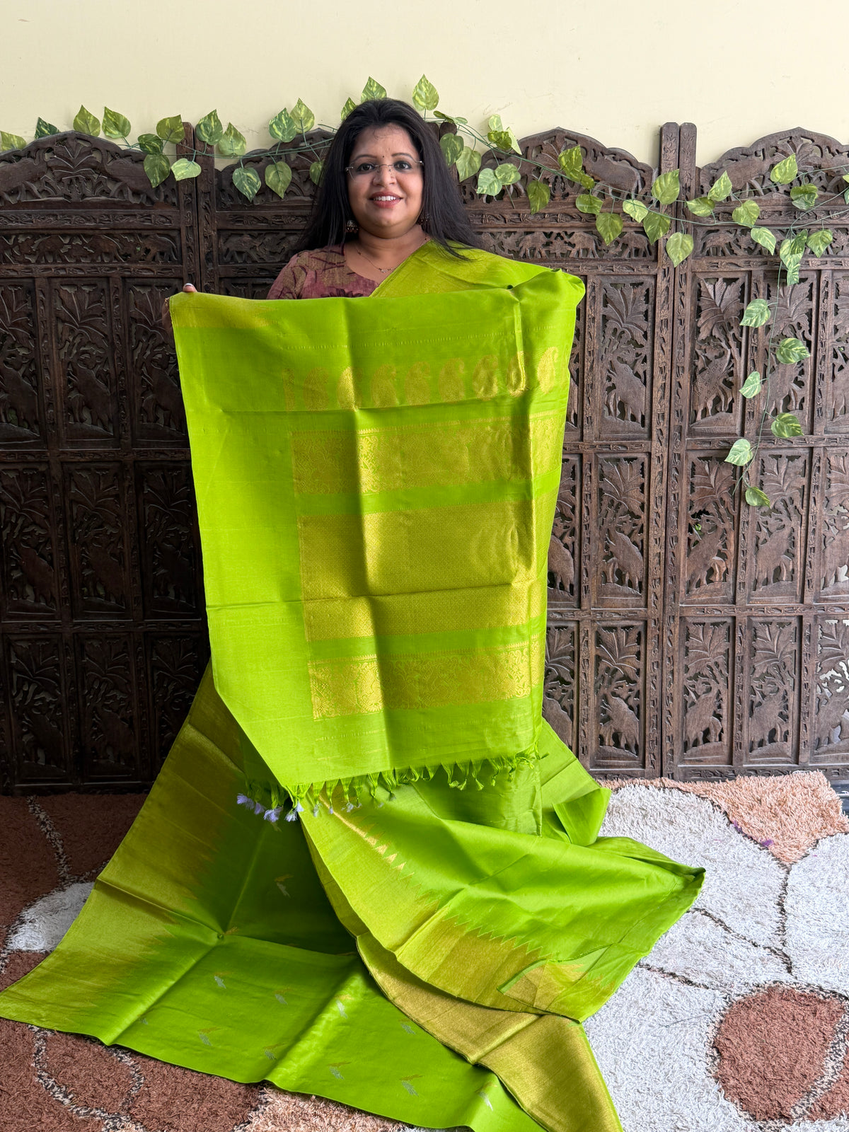 Green Gadwal Silk Saree with Gold Zari Border — Pure Handloom | Silk Mark Certified