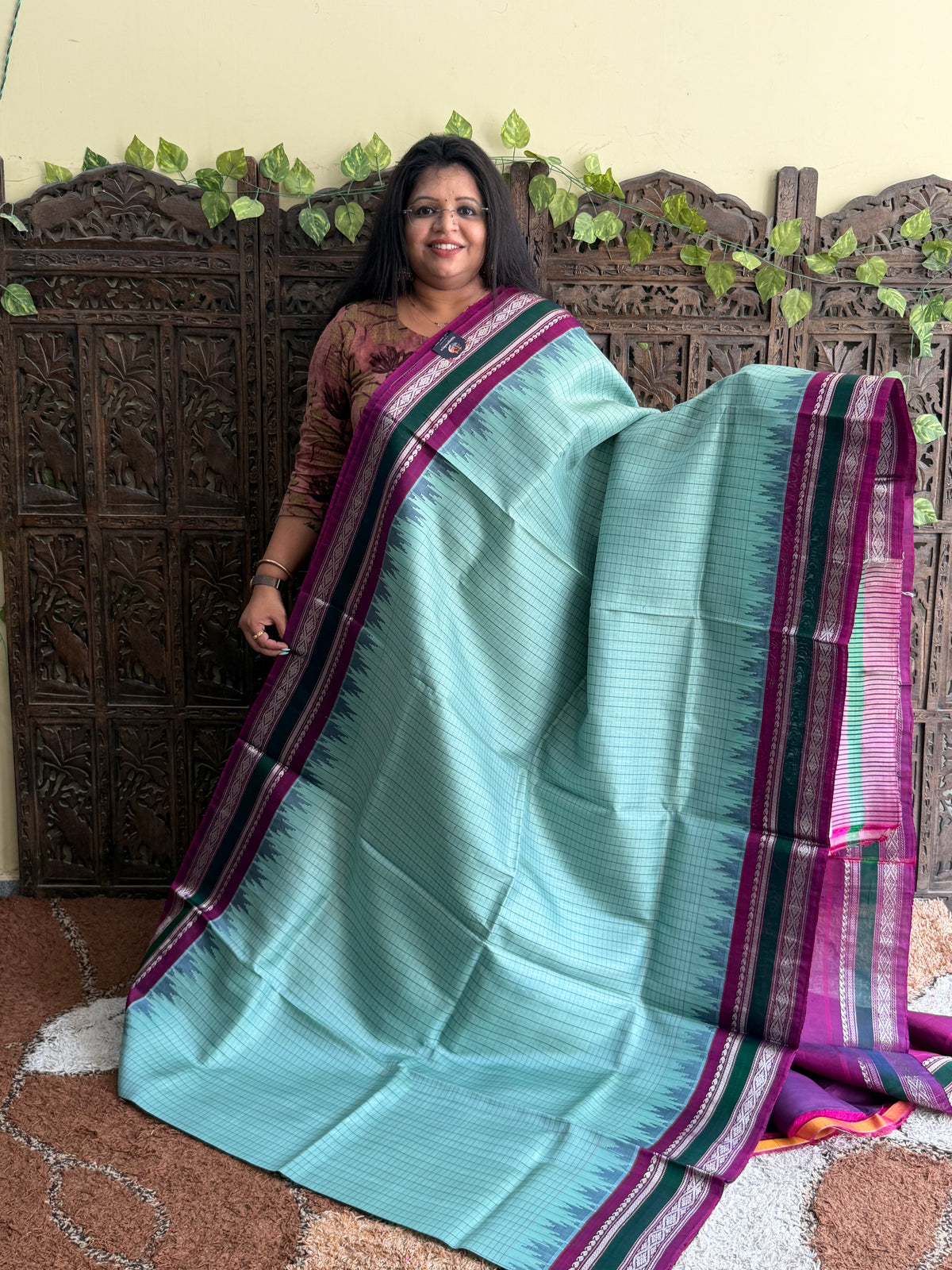 Sea Green Gadwal Silk Saree with Gold Zari Border — Pure Handloom | Silk Mark Certified