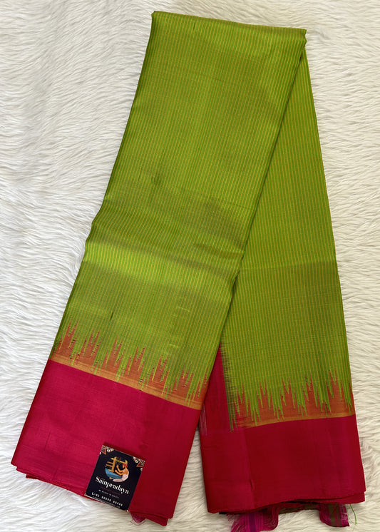 Gadwal Pattu Saree Parrot Green Colored Complemented With a Pattu Pink Color Plain Border - Sampradaya Designer Studio