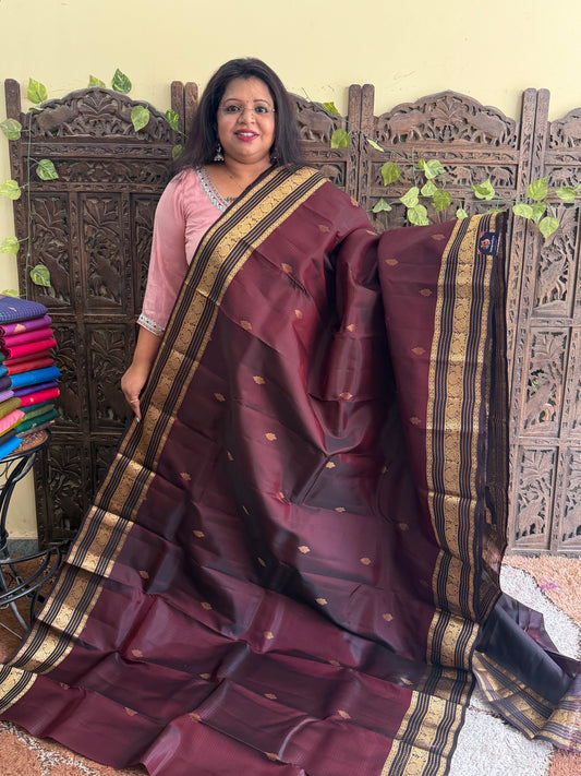 Pure Kanjivaram Silk Saree | Brown With Gold Zari Border | Handloom | Silk Mark Certified