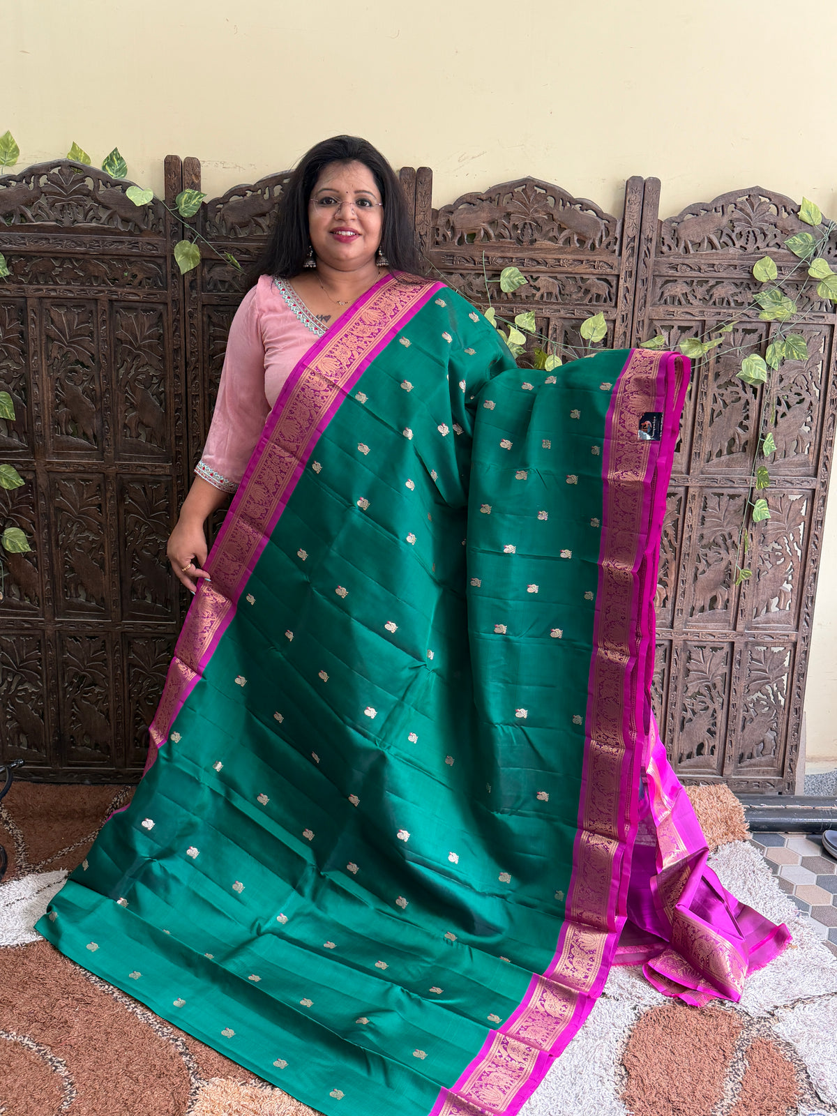 Pure Kanjivaram Silk Saree | Green With Gold Zari Border | Handloom | Silk Mark Certified