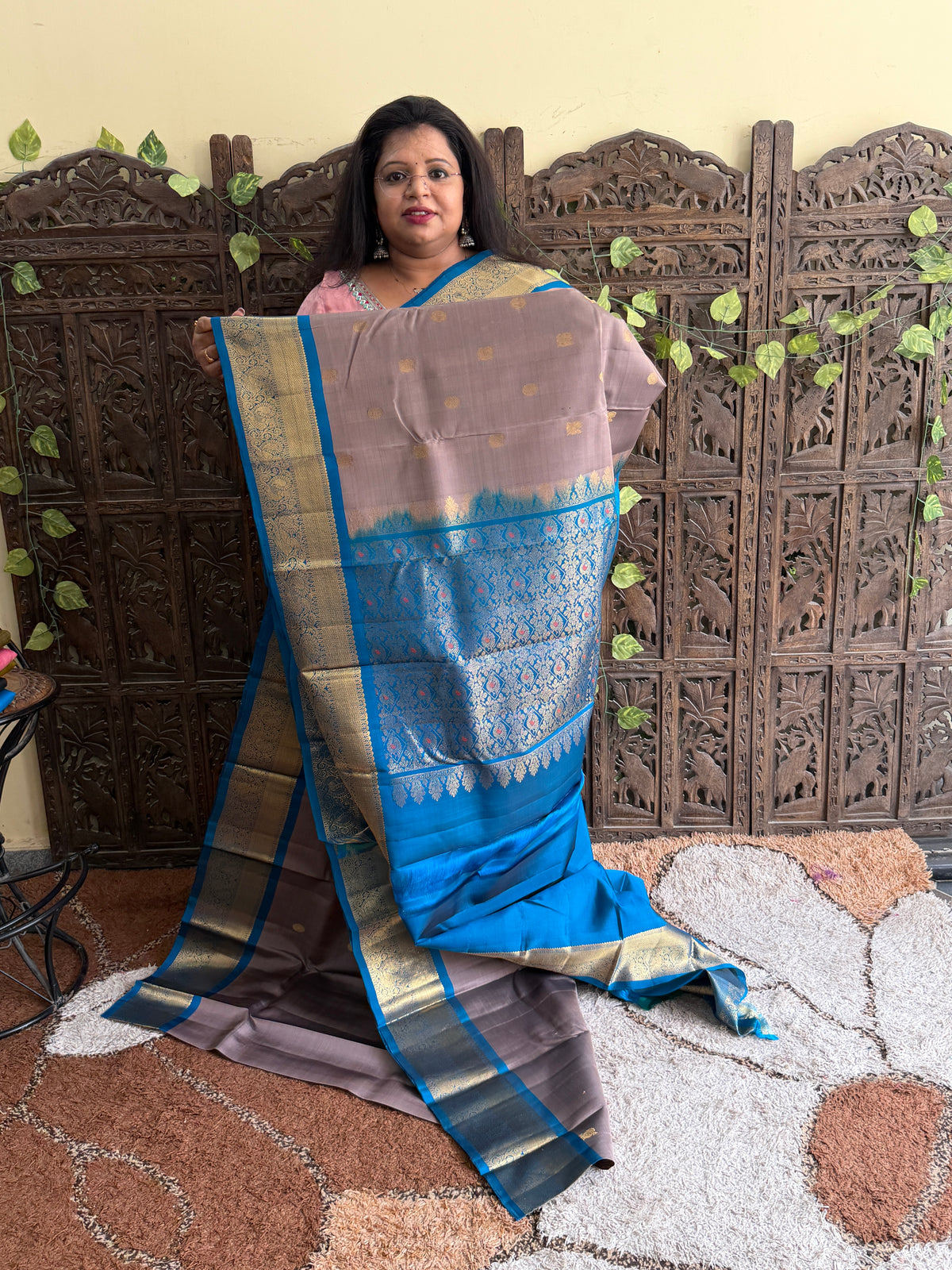 Pure Kanjivaram Silk Saree | Gray With Gold Zari Border | Handloom | Silk Mark Certified