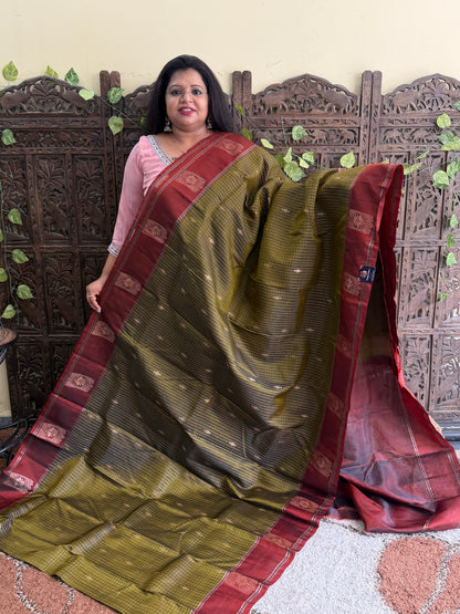 Pure Kanjivaram Silk Saree | Mehandi Green With Gold Zari Border | Handloom | Silk Mark Certified