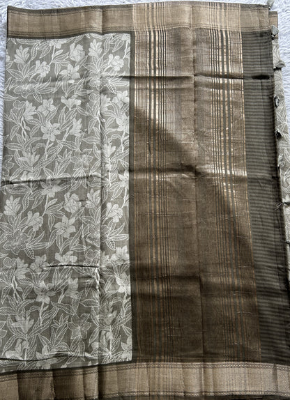 Dola Crepe Saree Gray Colored Complemented with a Zari Border. - Sampradaya Designer Studio