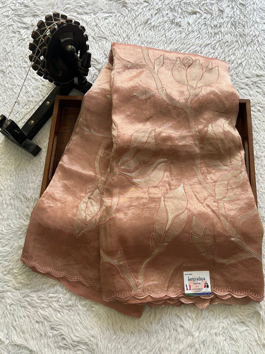 Banarasi Kora Saree Blush Pink Colored Complemented with a  Machine Embroidery And Scallop Border.