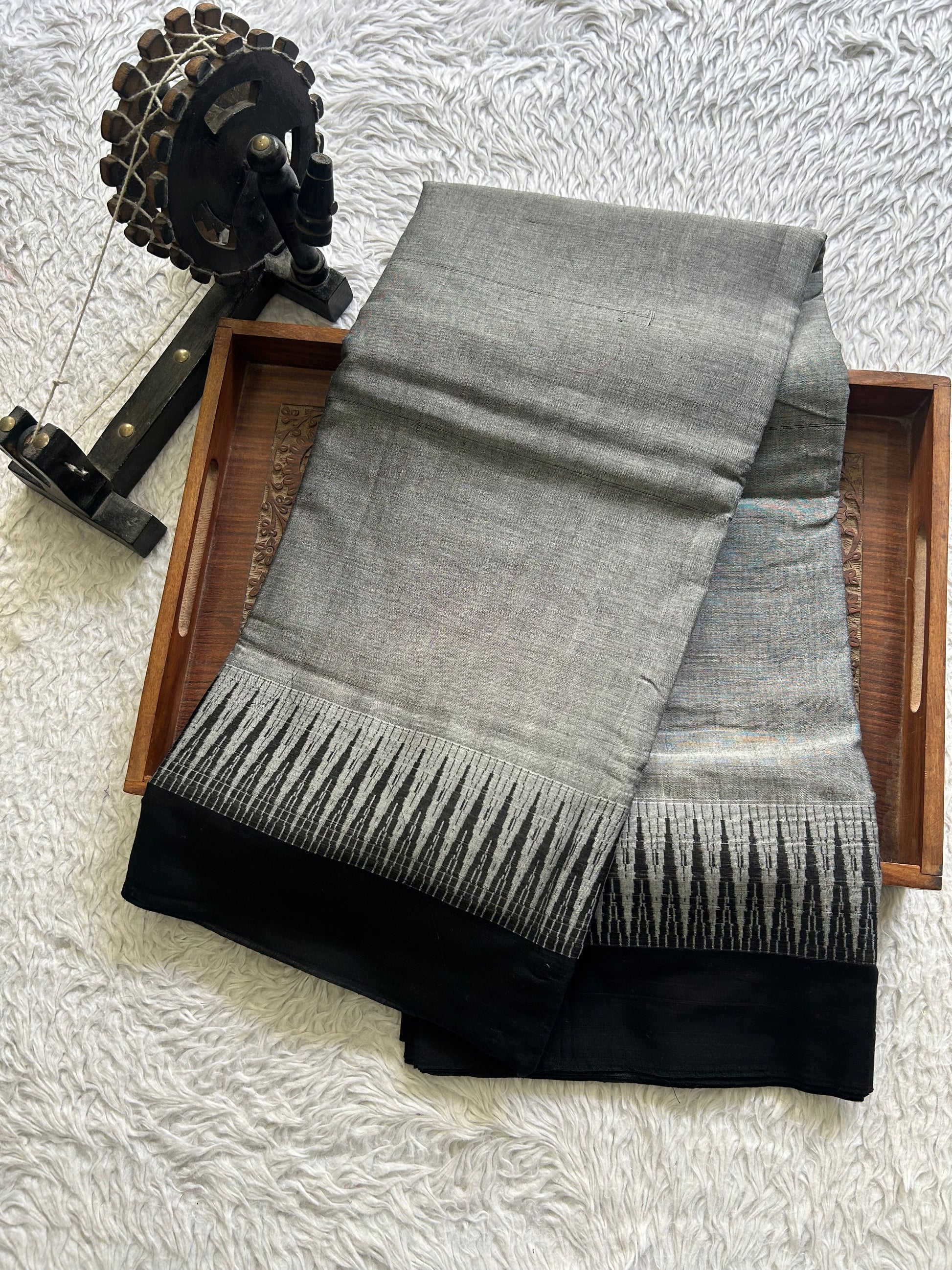 Narayanpet Cotton Saree Light Gray Colored Complemented with a Thread Border. - Sampradaya Designer Studio