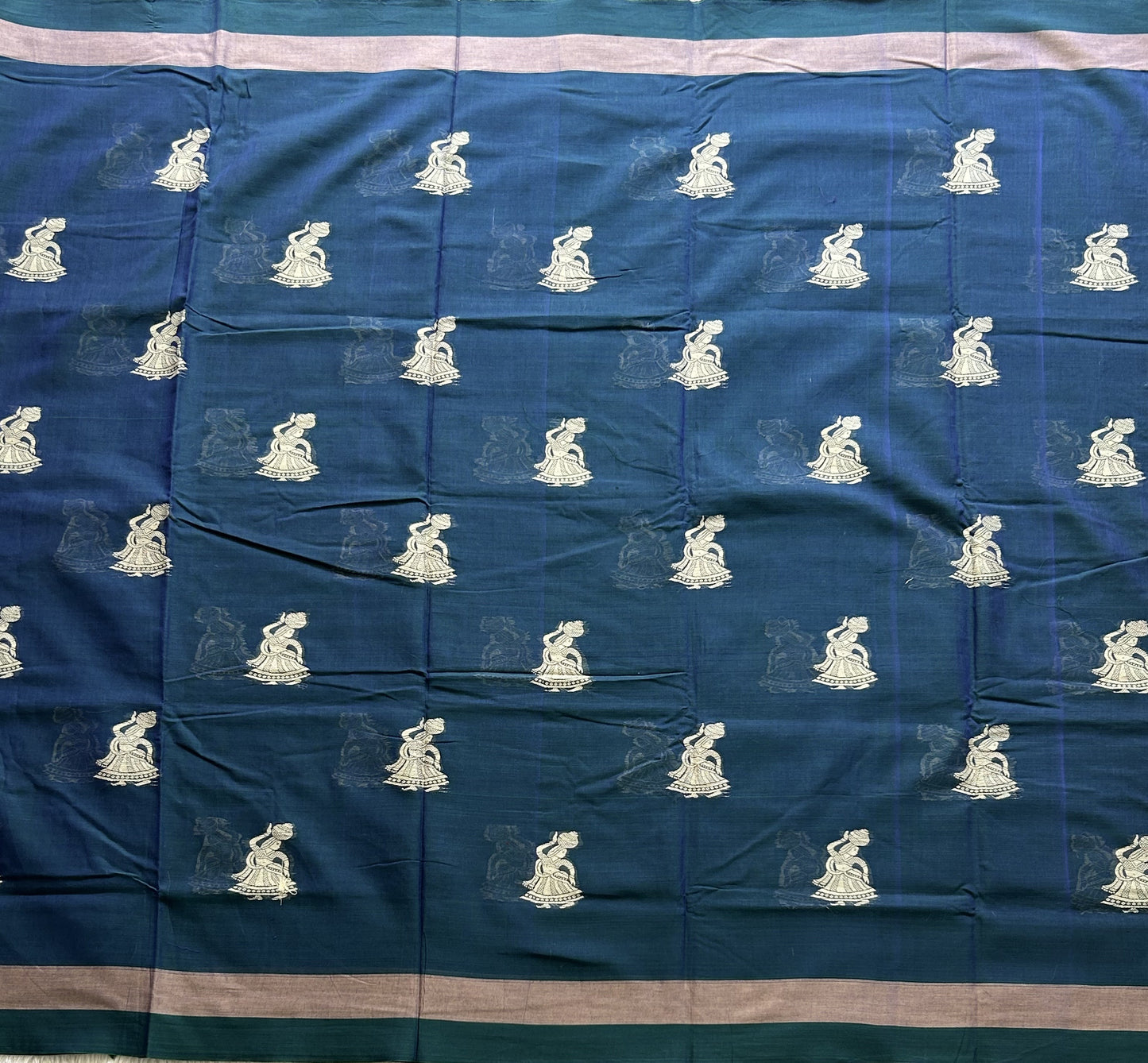 Narayanpet Cotton Saree Olympic Blue Colored Complemented with a Thread Border.