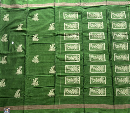 Narayanpet Cotton Saree Grass Green Colored Complemented with a Thread Border.
