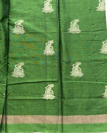 Narayanpet Cotton Saree Grass Green Colored Complemented with a Thread Border.
