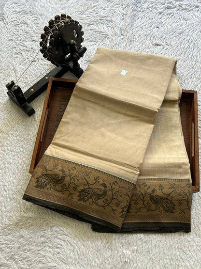 Narayanpet Cotton Saree Light Cream Colored Complemented with a Thread Border. - Sampradaya Designer Studio
