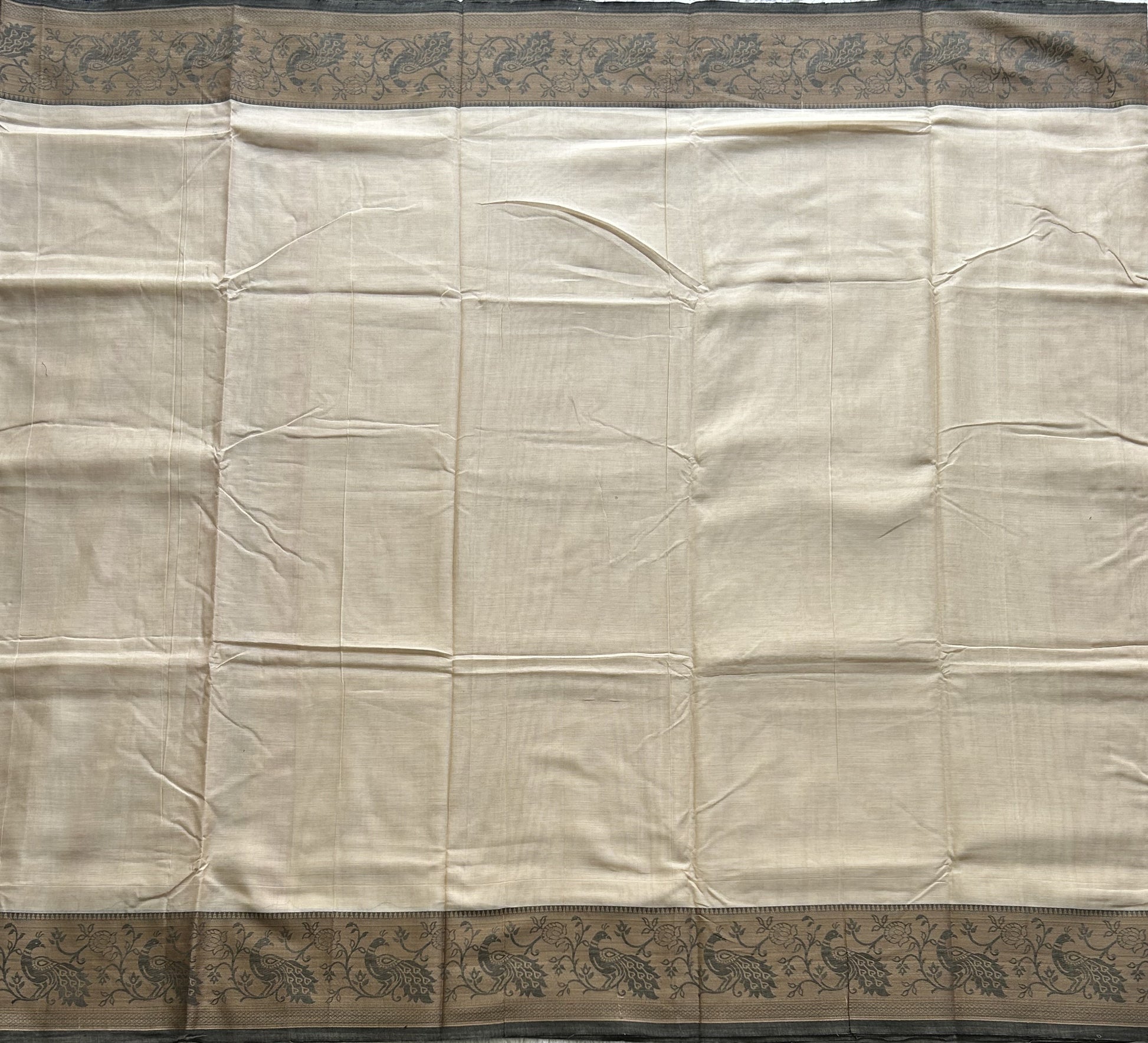 Narayanpet Cotton Saree Light Cream Colored Complemented with a Thread Border. - Sampradaya Designer Studio