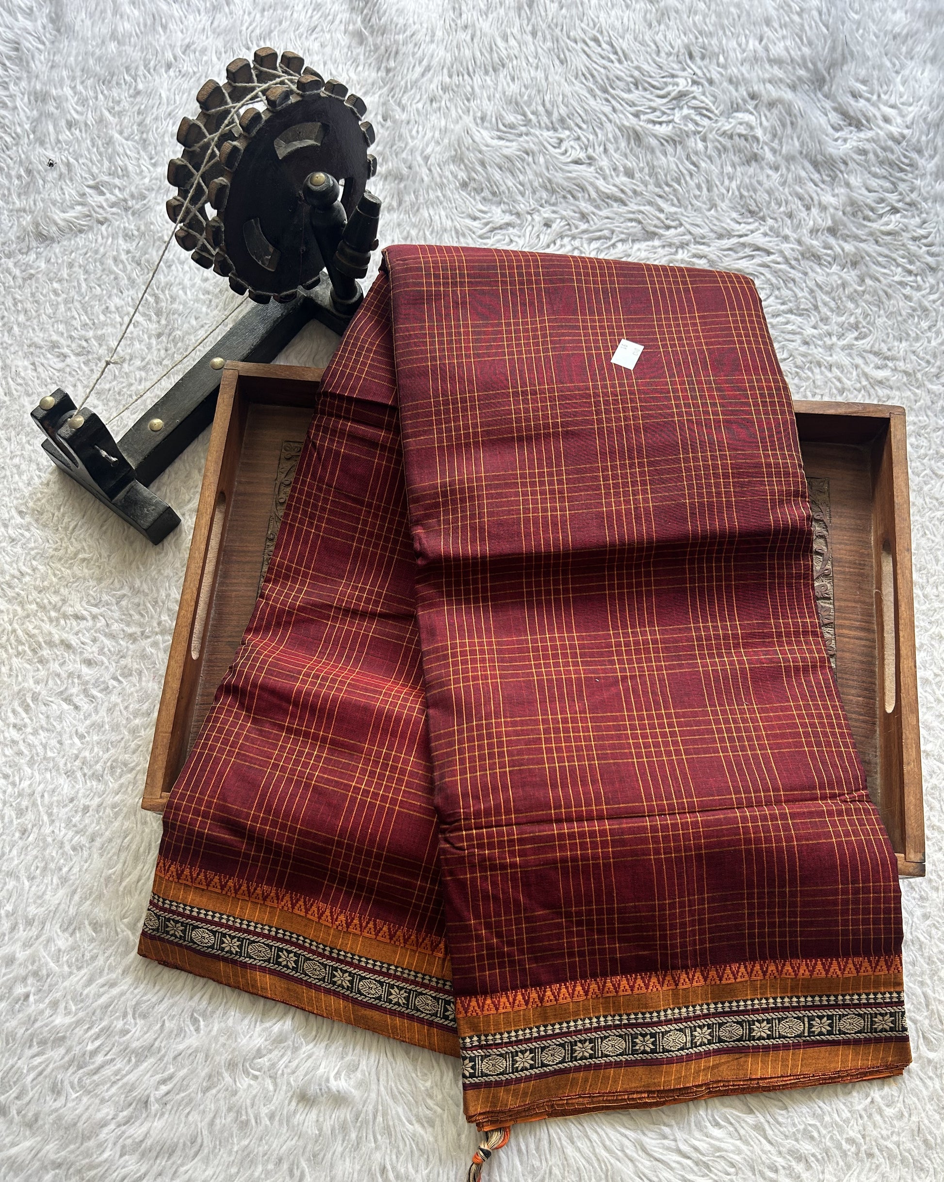 Narayanpet Cotton Checks Saree Maroon Colored Complemented with a Thread Border. - Sampradaya Designer Studio